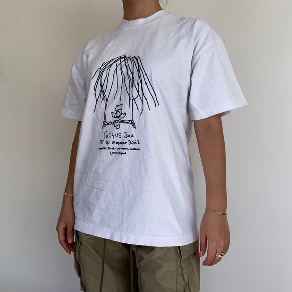 Travis Scott The Utopia Issue Tee
Worn only twice:)
Size mideum🖤 - Picture 6 of 12